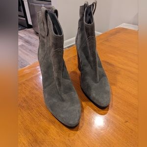 Aerosoles size 7 gray boots